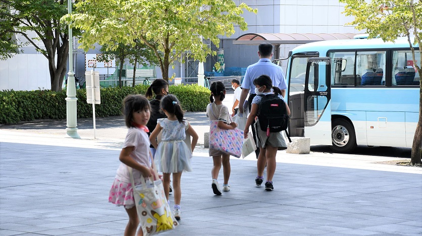 令和６年度　としょかんたんけんツアー